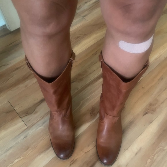 Frye Melissa  leather riding boots, cognac, size 8 - Picture 9 of 13